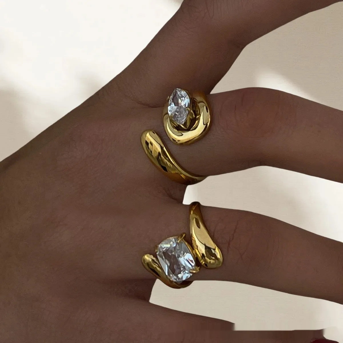 Geometric line stainless steel ring with electroplated finish in light luxury ins style, shown in colour JDRW2405007
