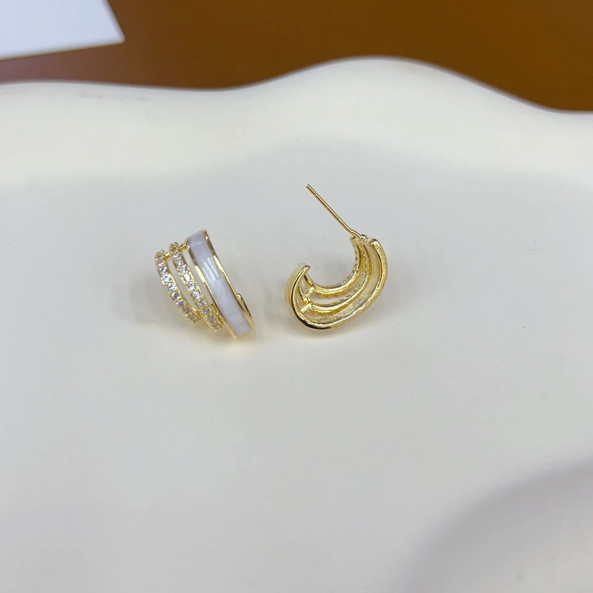 No piercing ear clip red full diamond painting oil stud earrings in geometric shape on woman's earlobe