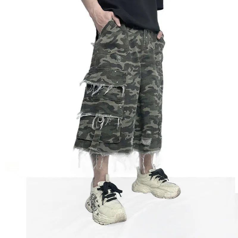 Camouflage casual shorts with wide leg, cotton main fabric, and summer shorts length in sizes S to 2XL