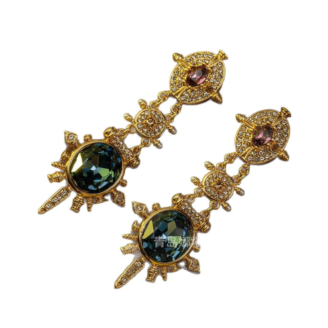 Gold geometric retro stud earrings with diamond treatment and round elements