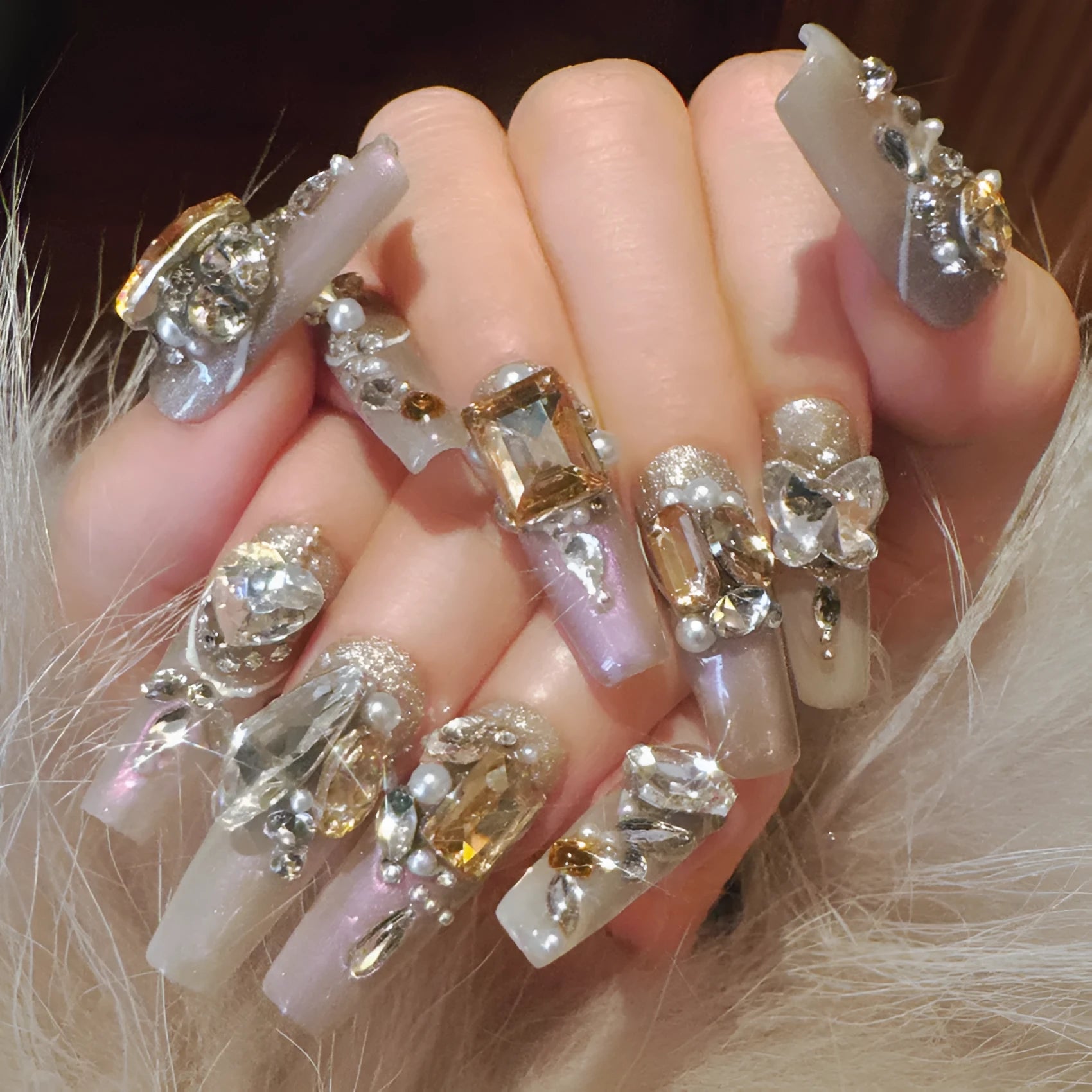 Wear Nail Heavy Industry luxury rhinestone press-on false nails in flash style on a card, with jelly adhesive or tool set options.
