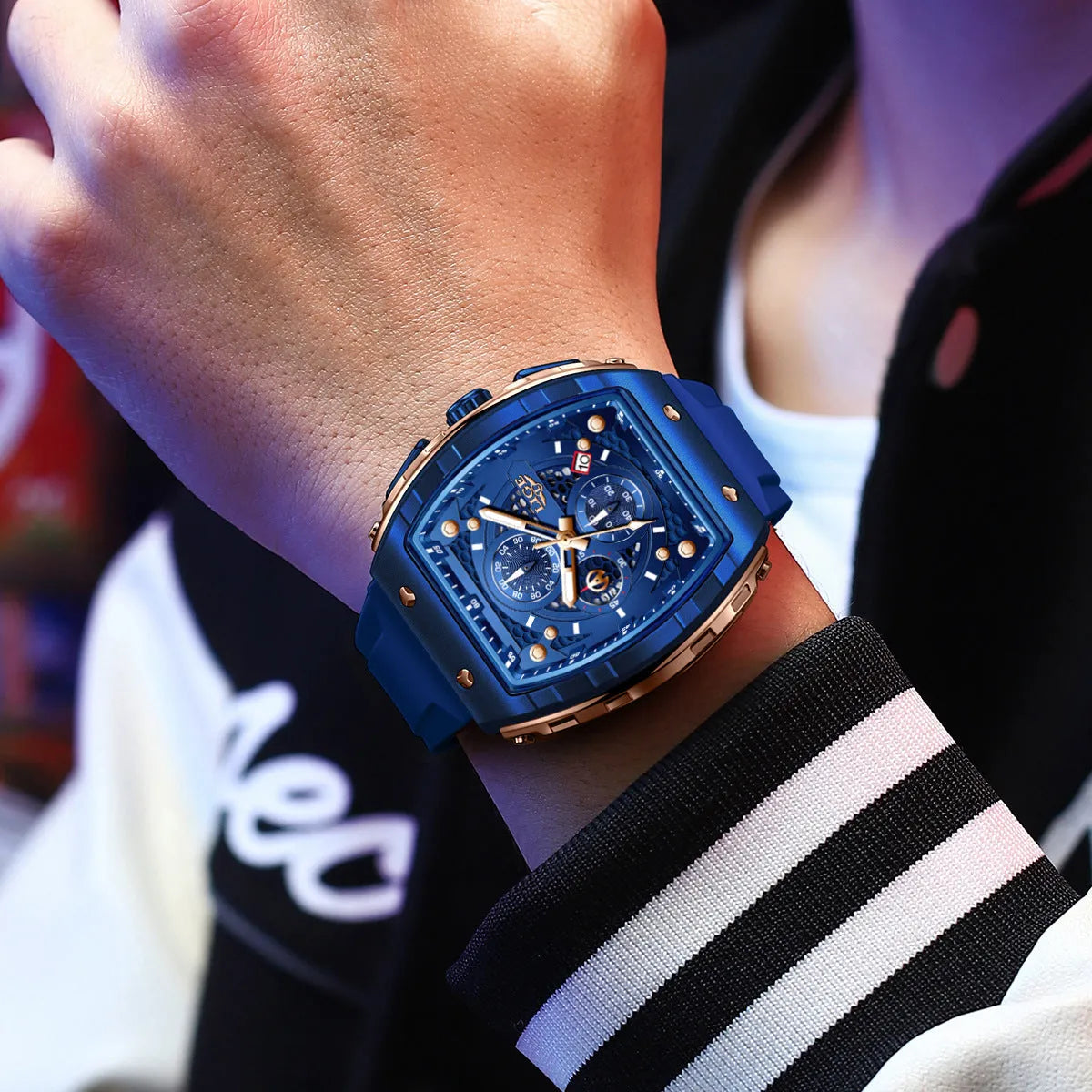 Men's sports quartz watch with 50mm dial, luminous hands, and stainless steel back in rose gold black.