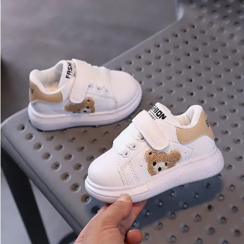 Baby Bear cartoon pattern children's sports shoes in black, green and khaki colours