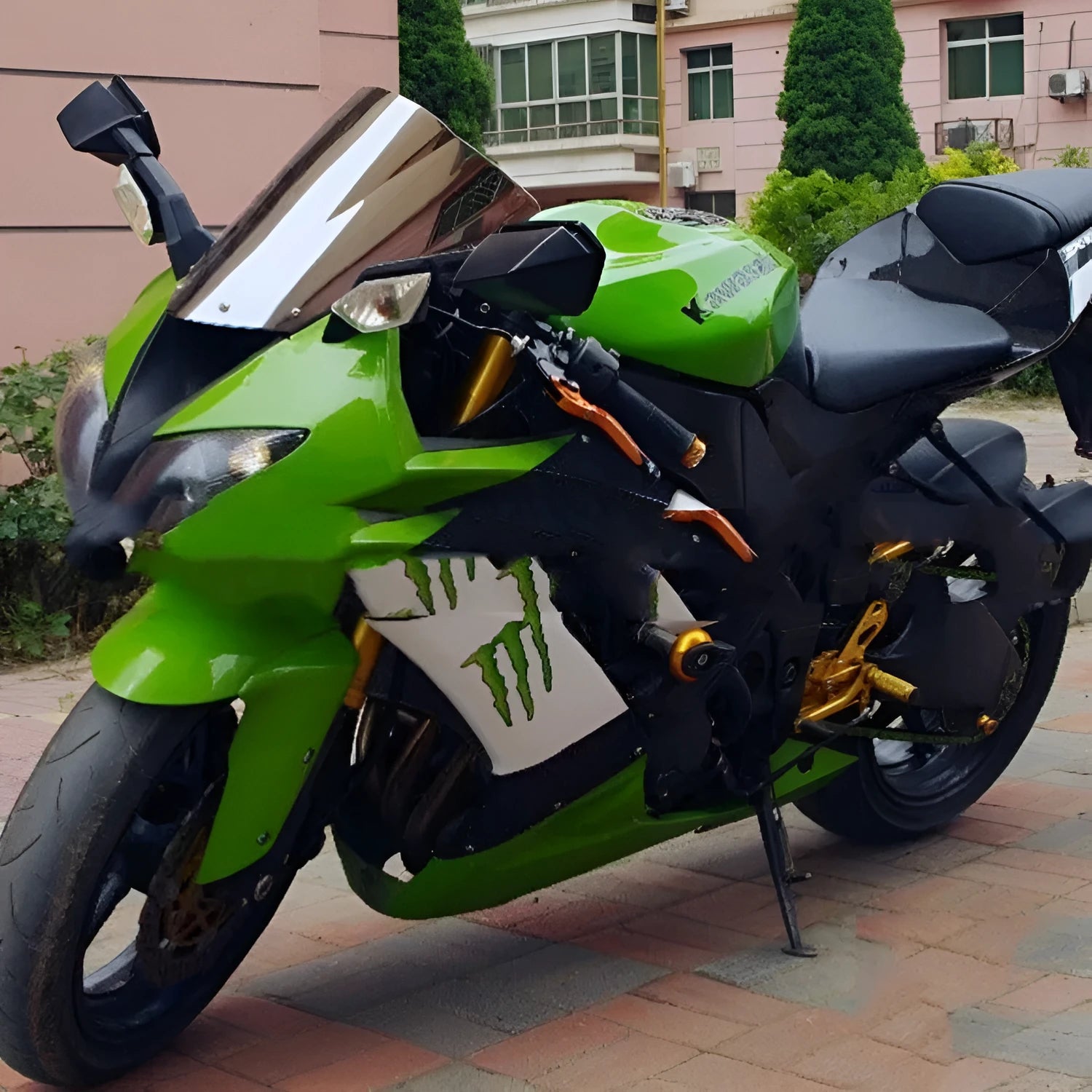 Blue motorcycle windscreen replacement for Kawasaki ZX-6R and ZX-10R sport bikes