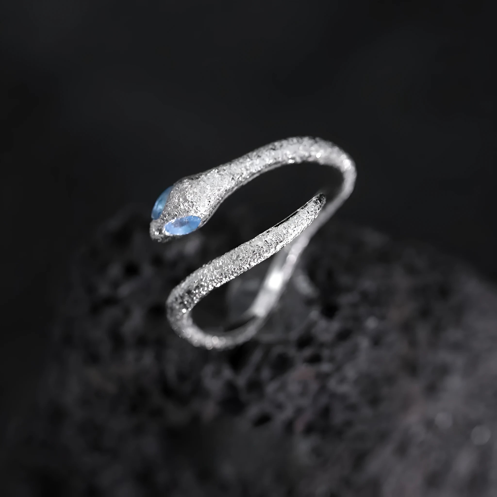 Women's adjustable snake ring in silver with platinum colour electroplated finish