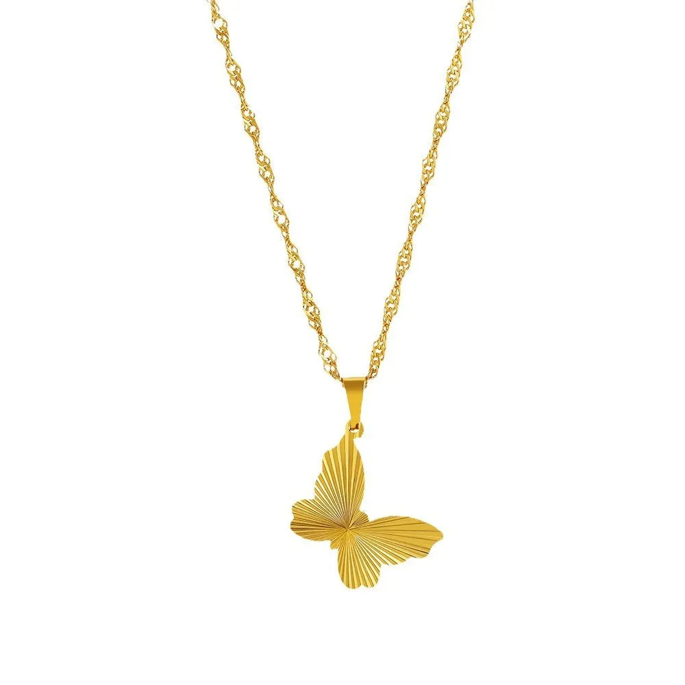 Gold-plated stainless steel necklace with pleated round pendant on water wave chain