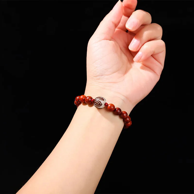 Red rosewood and gray jade bracelet with eight round Bodhi lotus beads