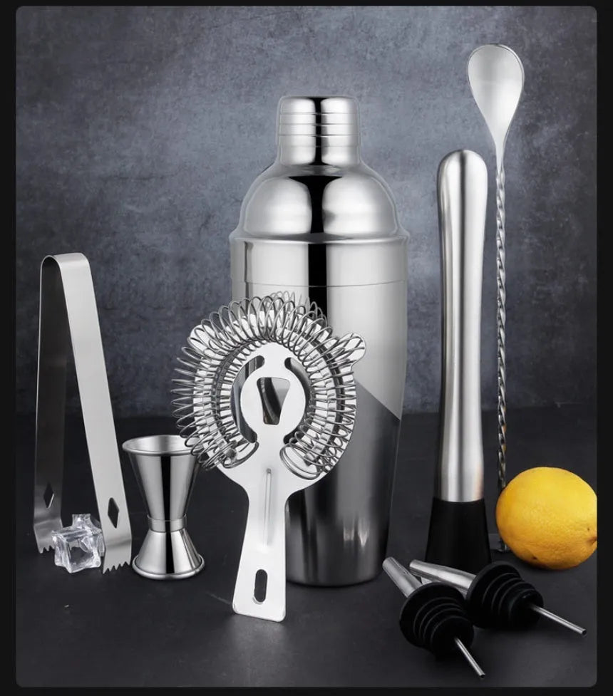 23-piece stainless steel cocktail set with clear acrylic handles and European design