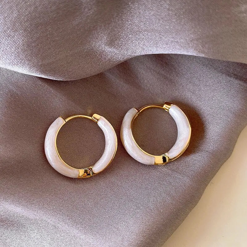 Green and white dripping oil earclip earrings with geometric shape for women, clip-on style