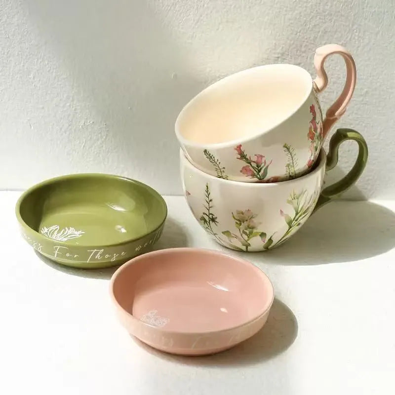 Lily Wind Chimes ceramic cup with lid, 460ml, floral pattern, green or pink options