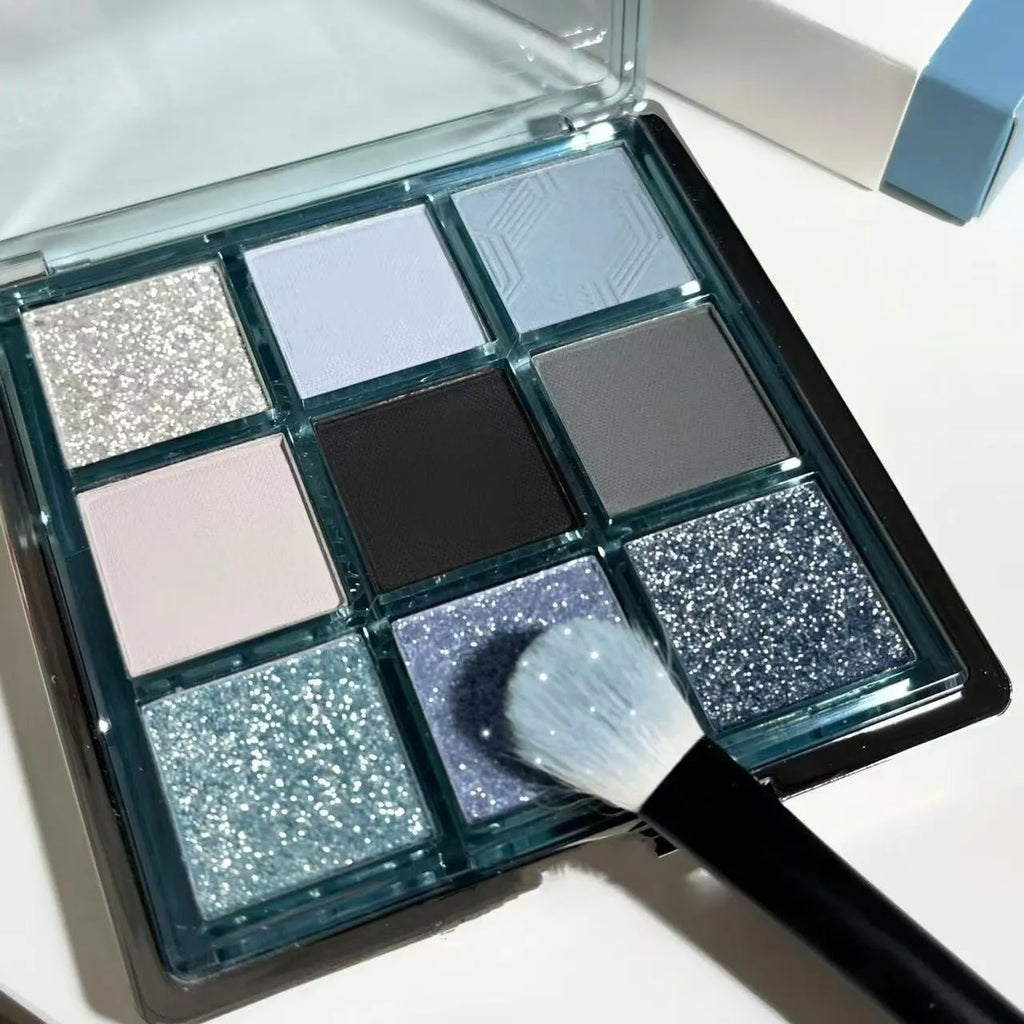 MUGLEEN nine-colour eyeshadow palette 08 showing blue smoked effect and earth tones
