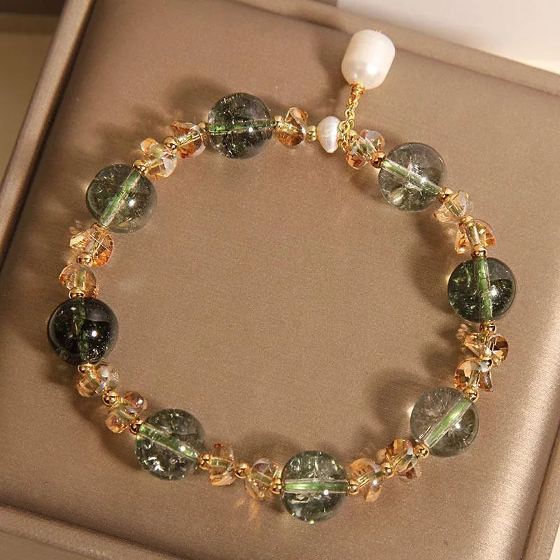 Women's green phantom quartz and pearl crystal bracelet in Japanese Korean style.