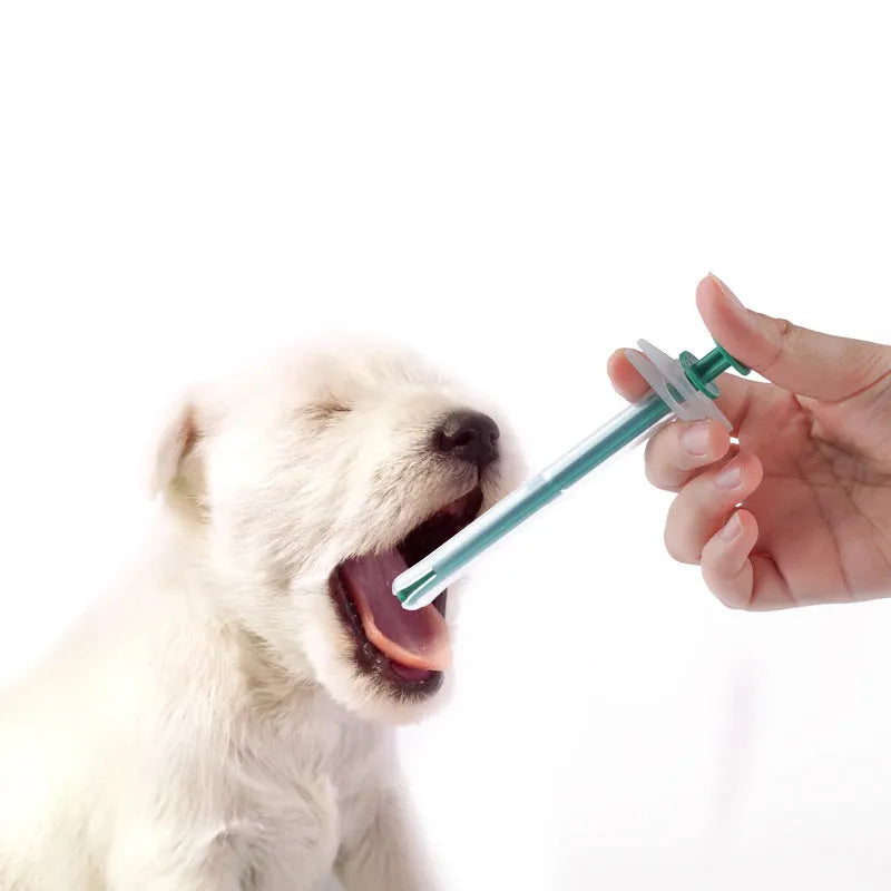 Two-piece silica gel pet pill shooter set with soft tips for cats and dogs