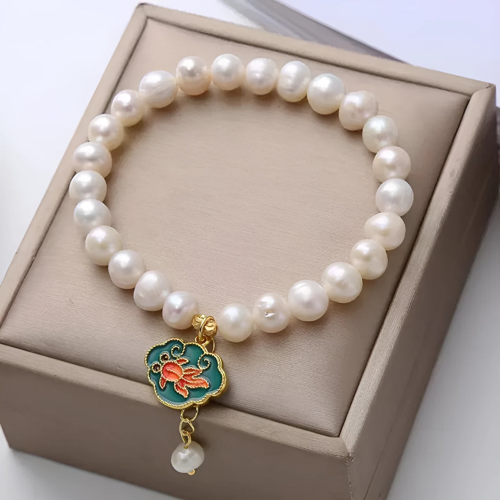 White natural freshwater pearl bracelet with vintage goldfish lotus pendant and antique electroplating