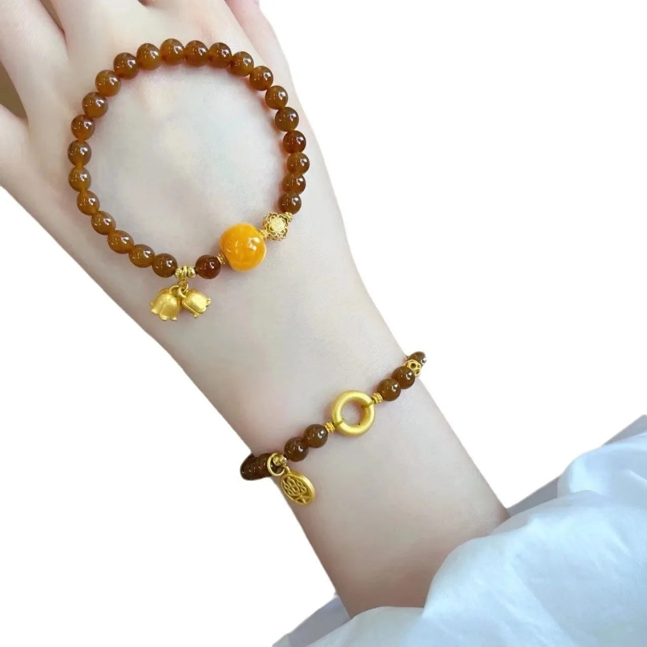 Women's caramel beeswax Lily bracelet with new Chinese style flower design and electroplated finish
