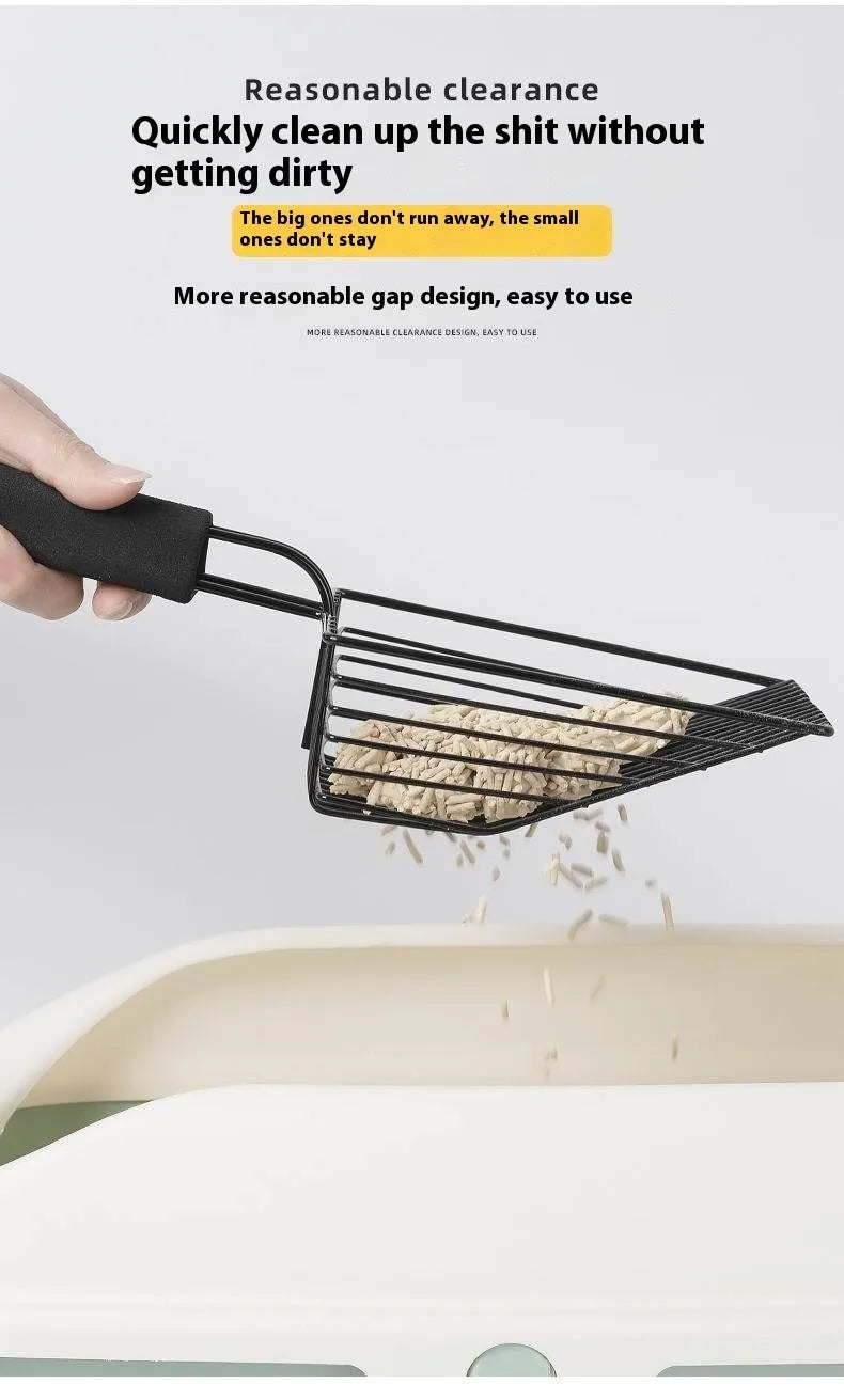 Black alloy metal cat litter scoop with 0.8cm gap spacing between tines