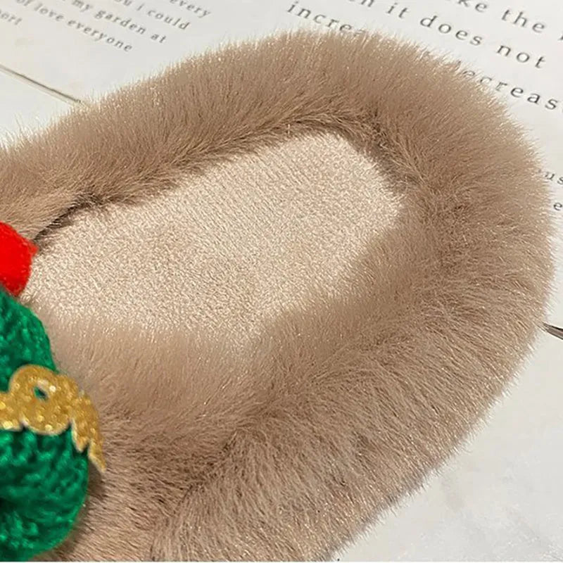 Women's Christmas hat decorative slippers in faux plush with rubber sole