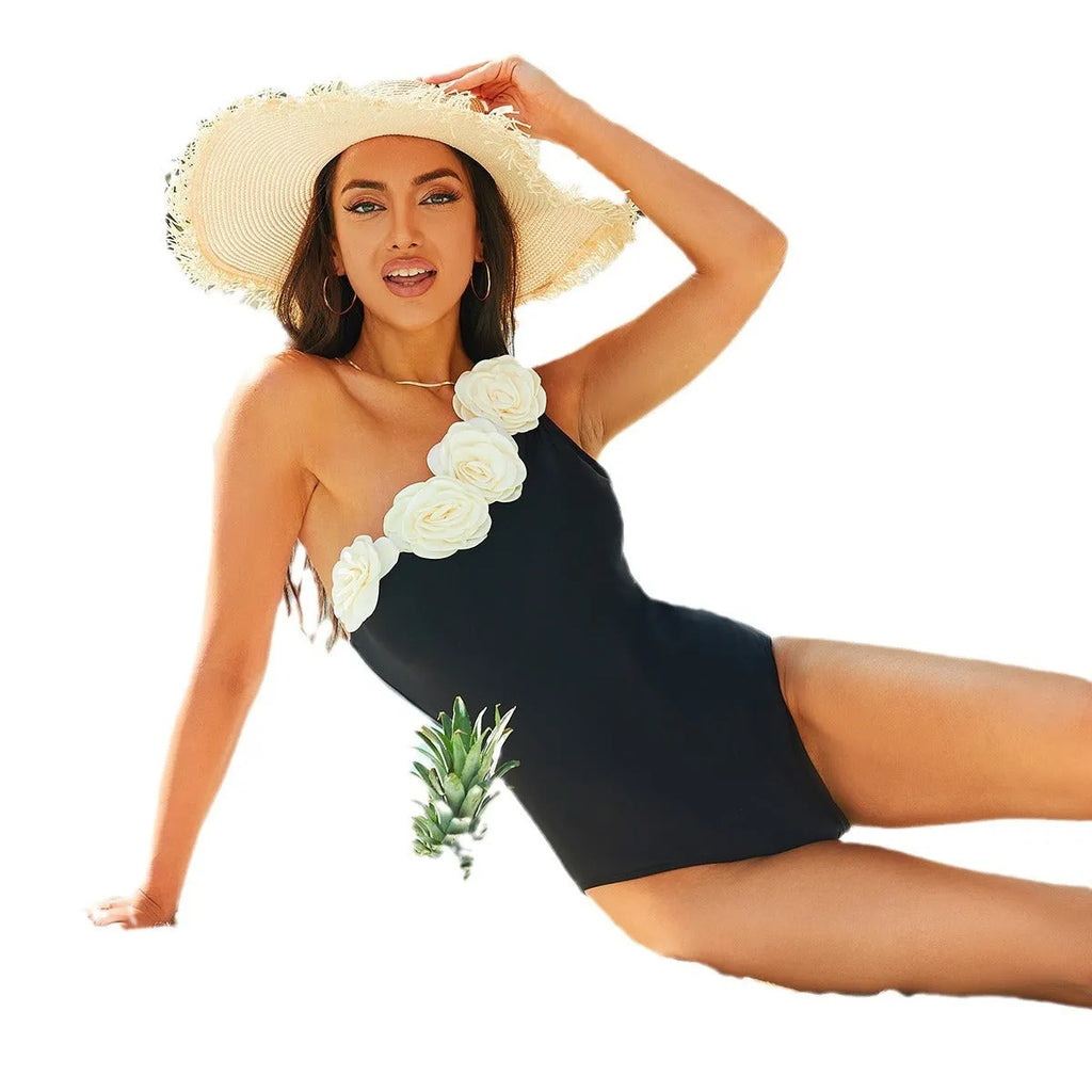 Black solid colour women's one-piece swimsuit with nylon lining