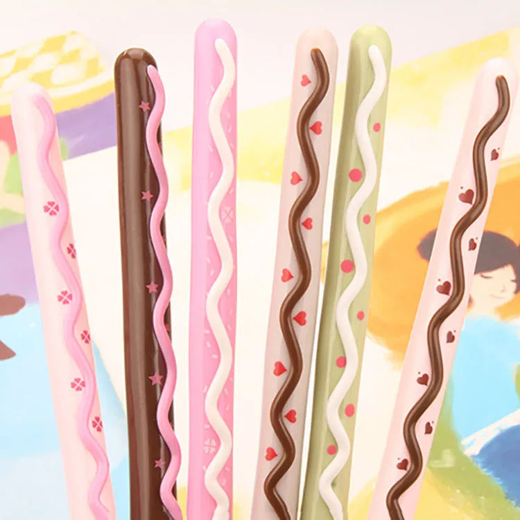 Plastic biscuit-themed fountain pen with 15cm black gel ink body and 0.38mm tip