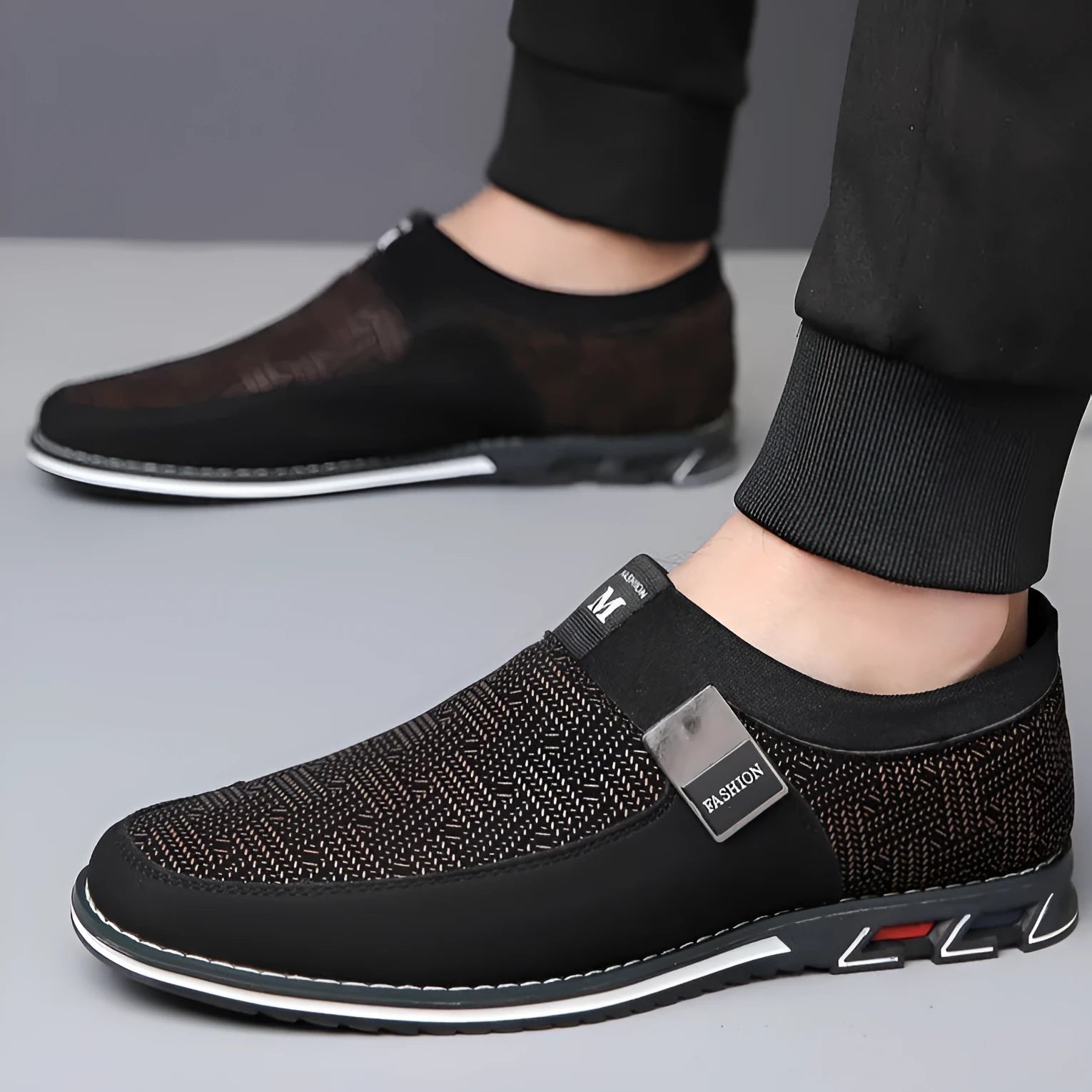 Men's casual flat shoes in synthetic leather with rubber sole and square toe design