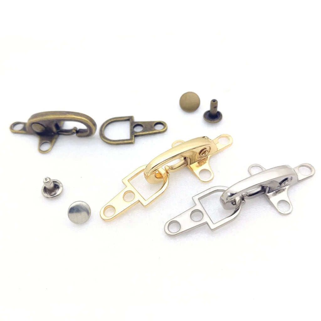 Zinc alloy aircraft buckle decoration in bronze, gold, gun, or silver finish, measuring 5.85 cm.