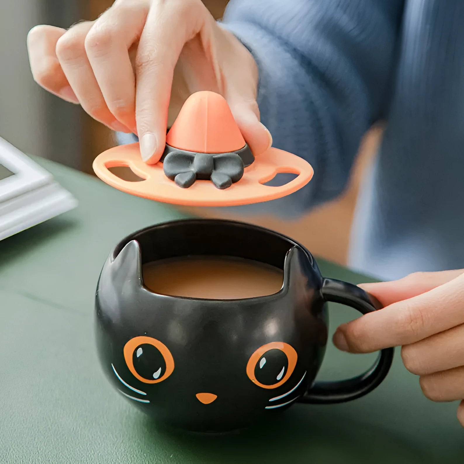 Black ceramic cat-shaped mug with pumpkin-covered spoon lid, 355ml capacity couple gift set