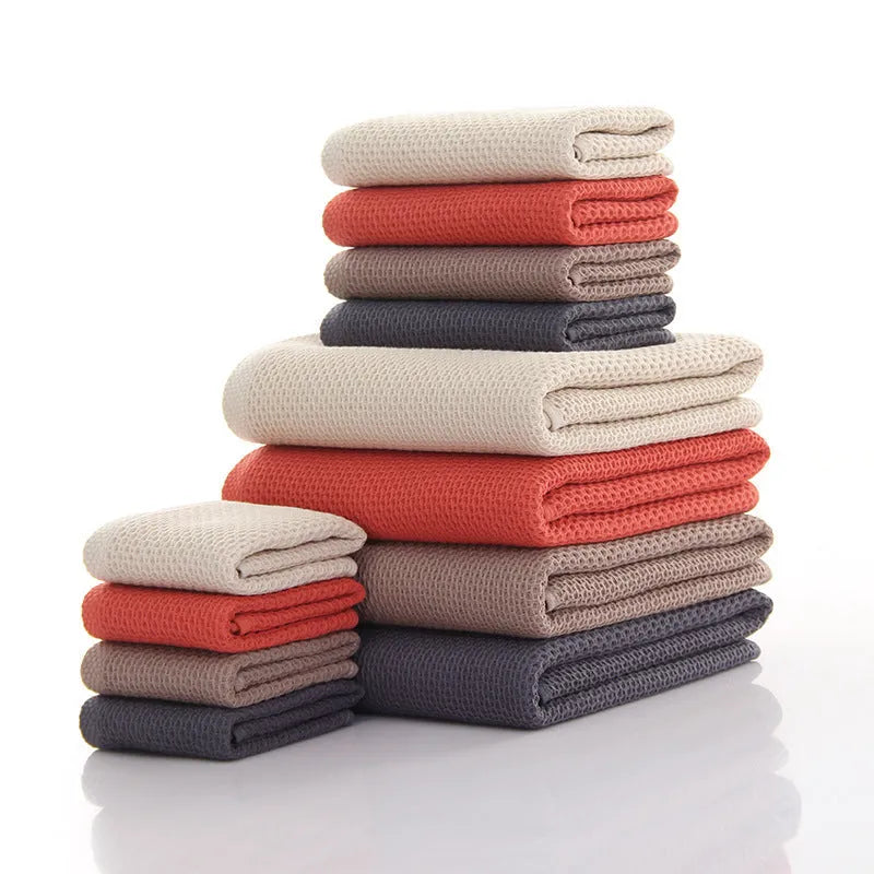Hotel absorbent pure cotton jacquard bath towel 70x140cm in beige, breathable easy-dry design