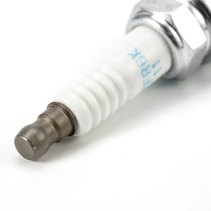 Iridium platinum spark plug with 14mm thread, 19mm screw length, 1.1mm gap and Hex 16 fitting in silver