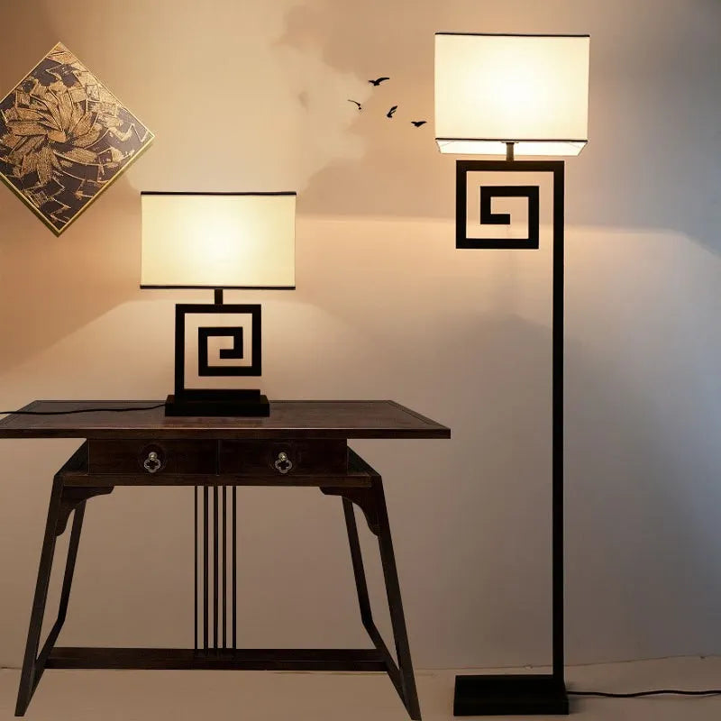 Retro style living room decorative table lamp with fabric lampshade and iron frame, 32cm x 20cm x 48cm, with remote control