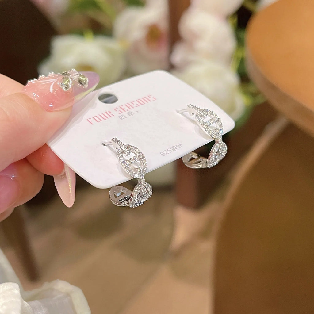 Ladies diamond-effect earrings with electroplated silver, gold or rose gold plating