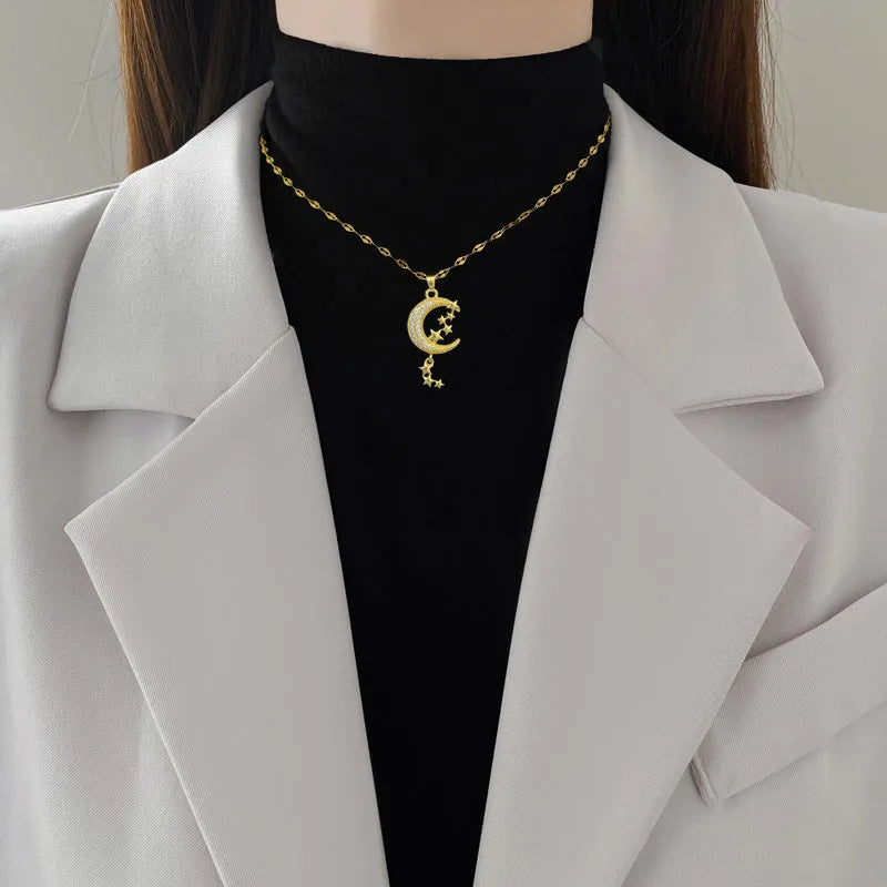 Geometric moon tassel necklace in stainless steel and copper, colour A218.