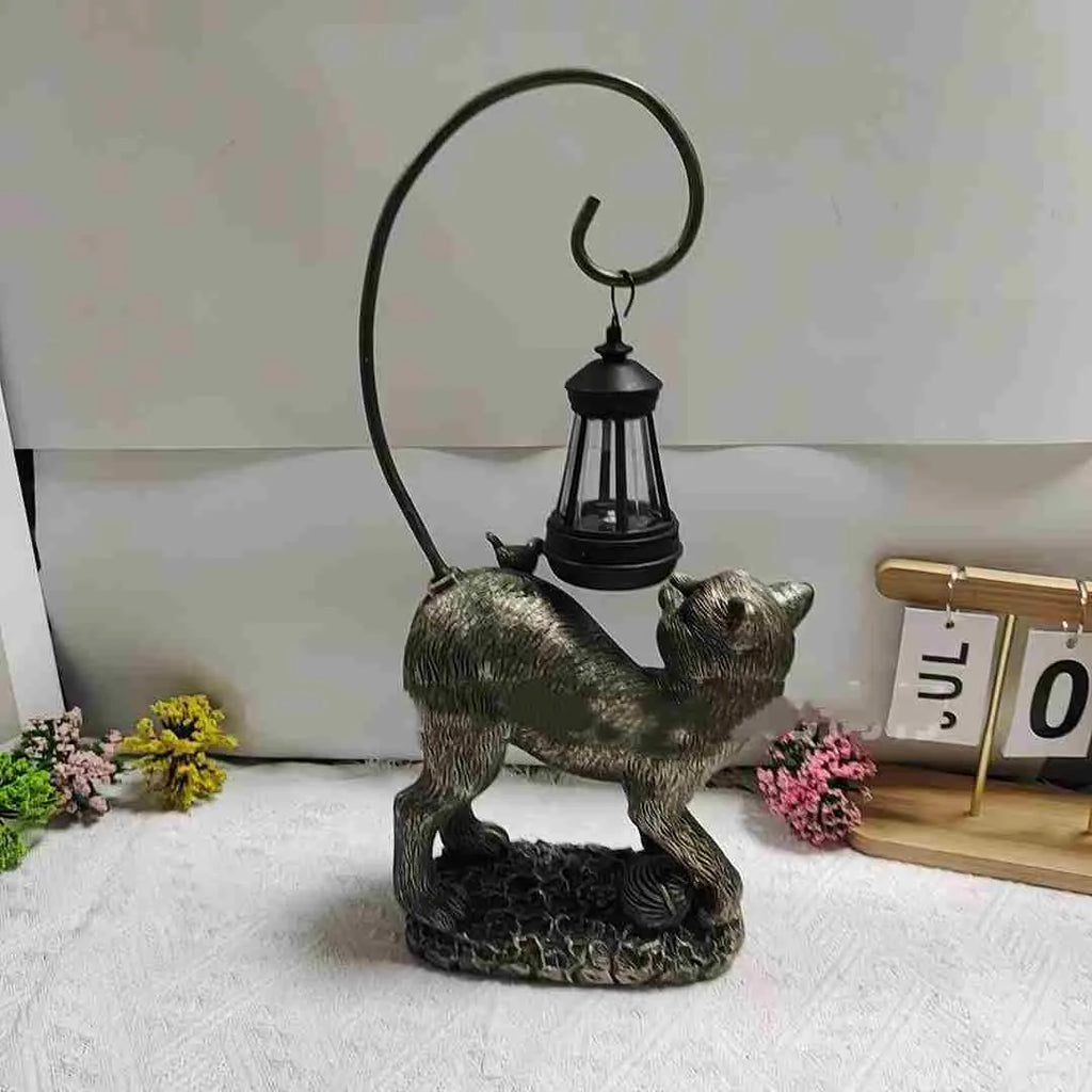 Resin cat solar garden lamp in bronze colour for courtyard and garden decoration