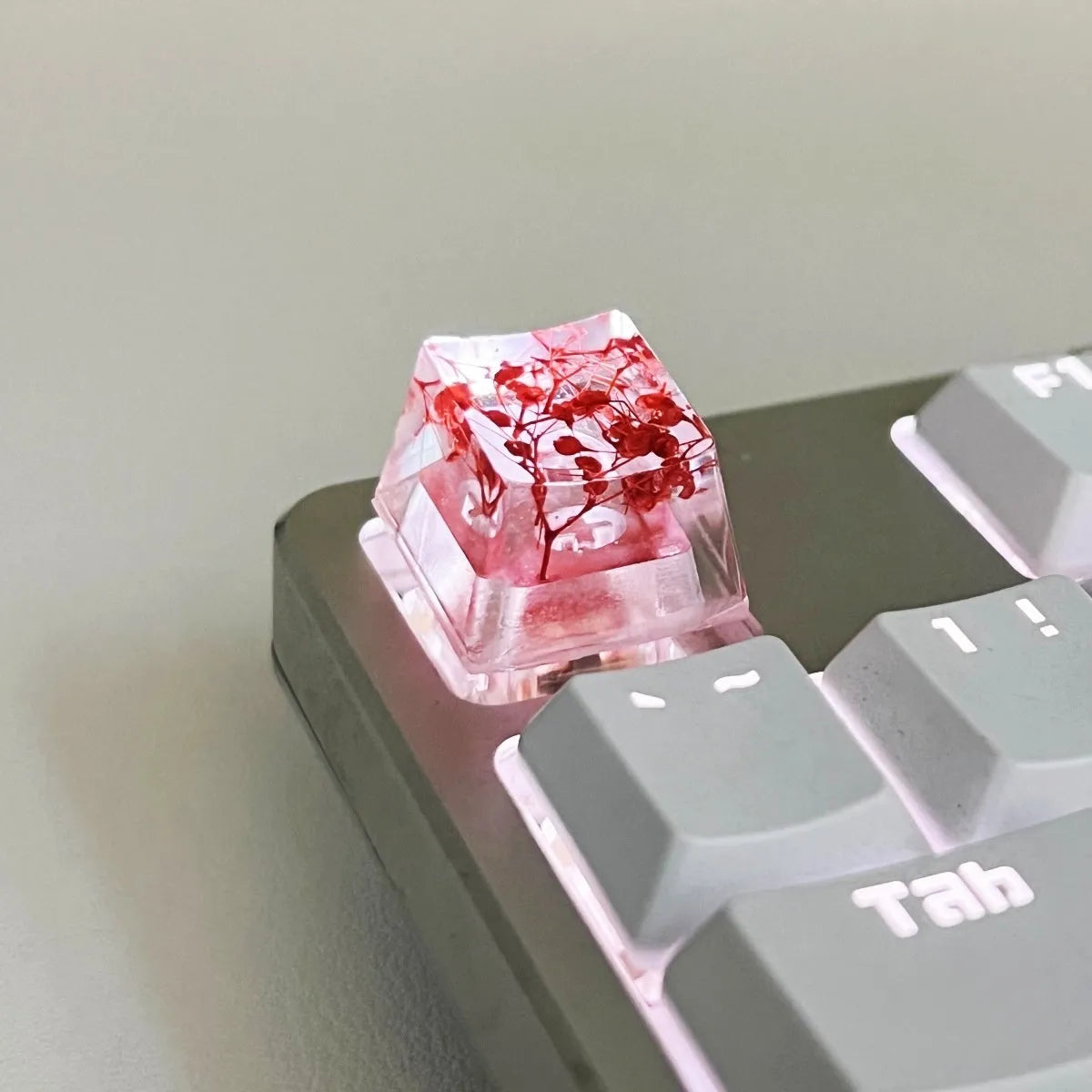 Transparent resin keycap with starry sky pattern in four colour options for mechanical keyboards