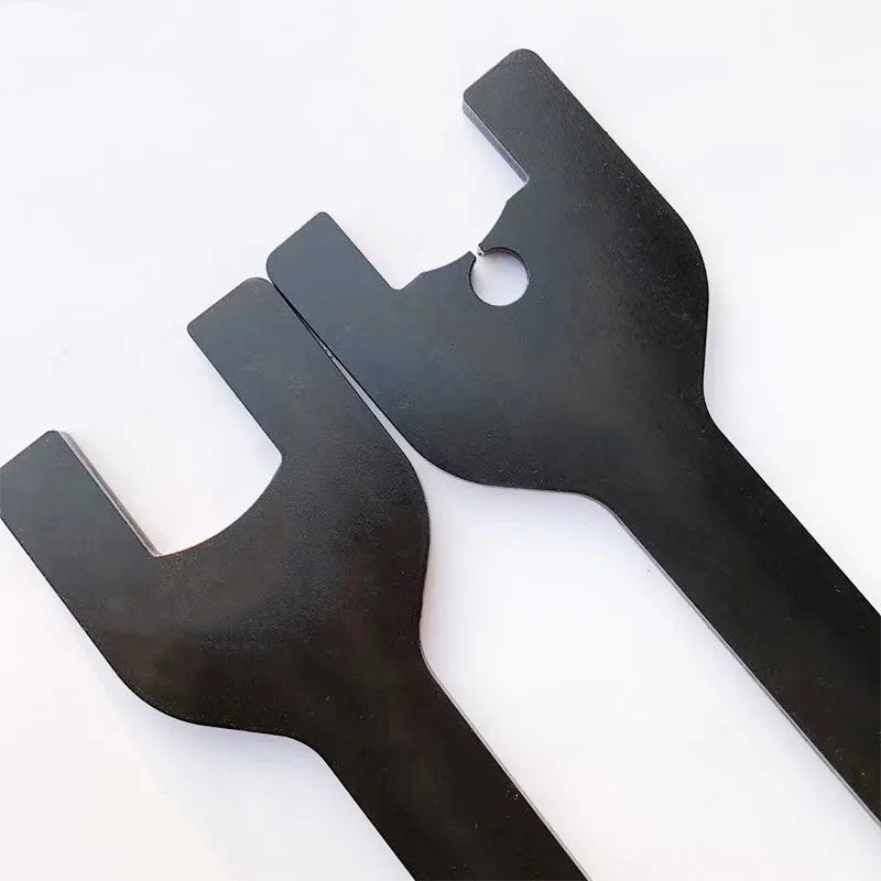 Land Rover fan support wrench and 40mm coupler wrench set in alloy steel.