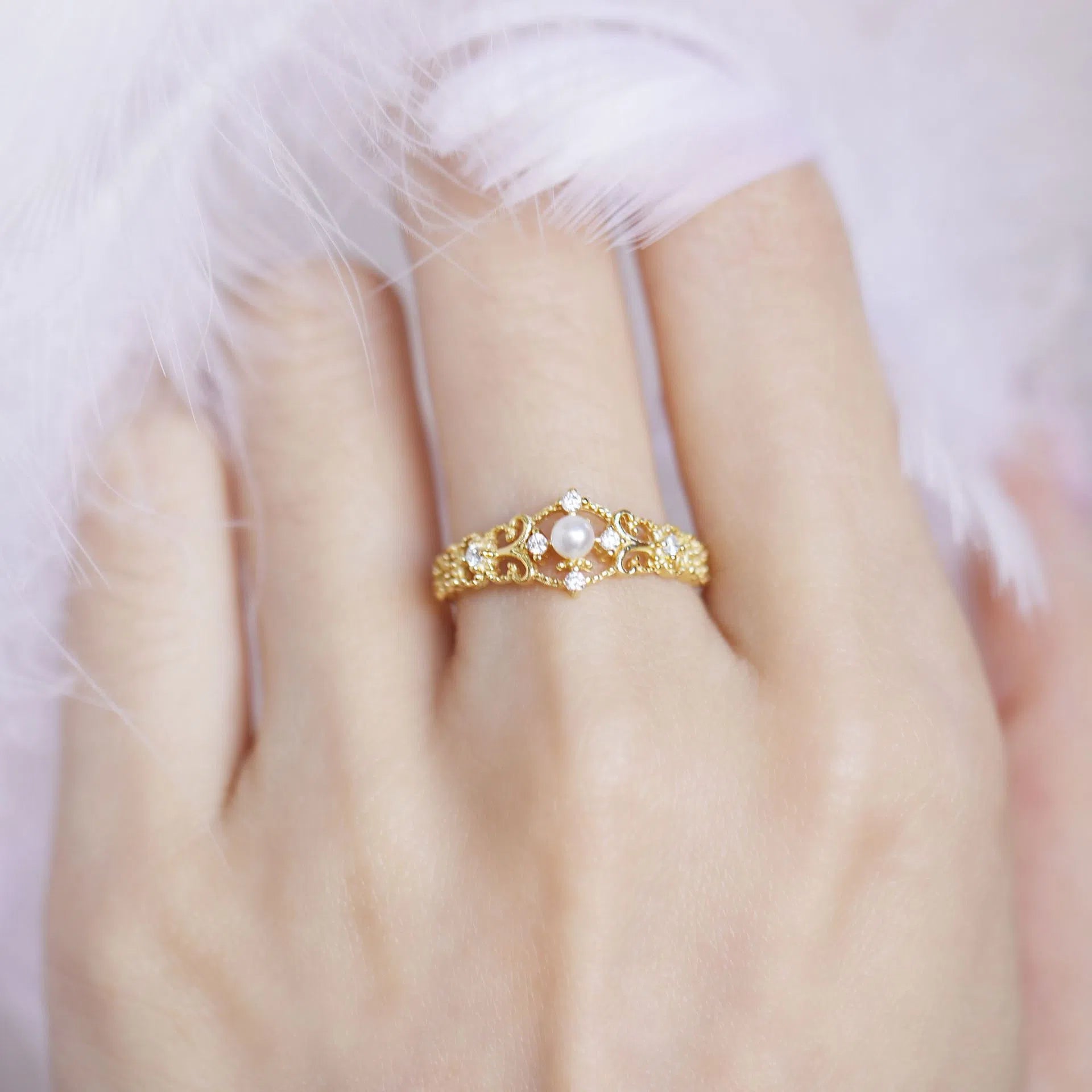 Women's gold-plated antique hollow geometric ring with adjustable opening in colour JZ-36 on a silver base