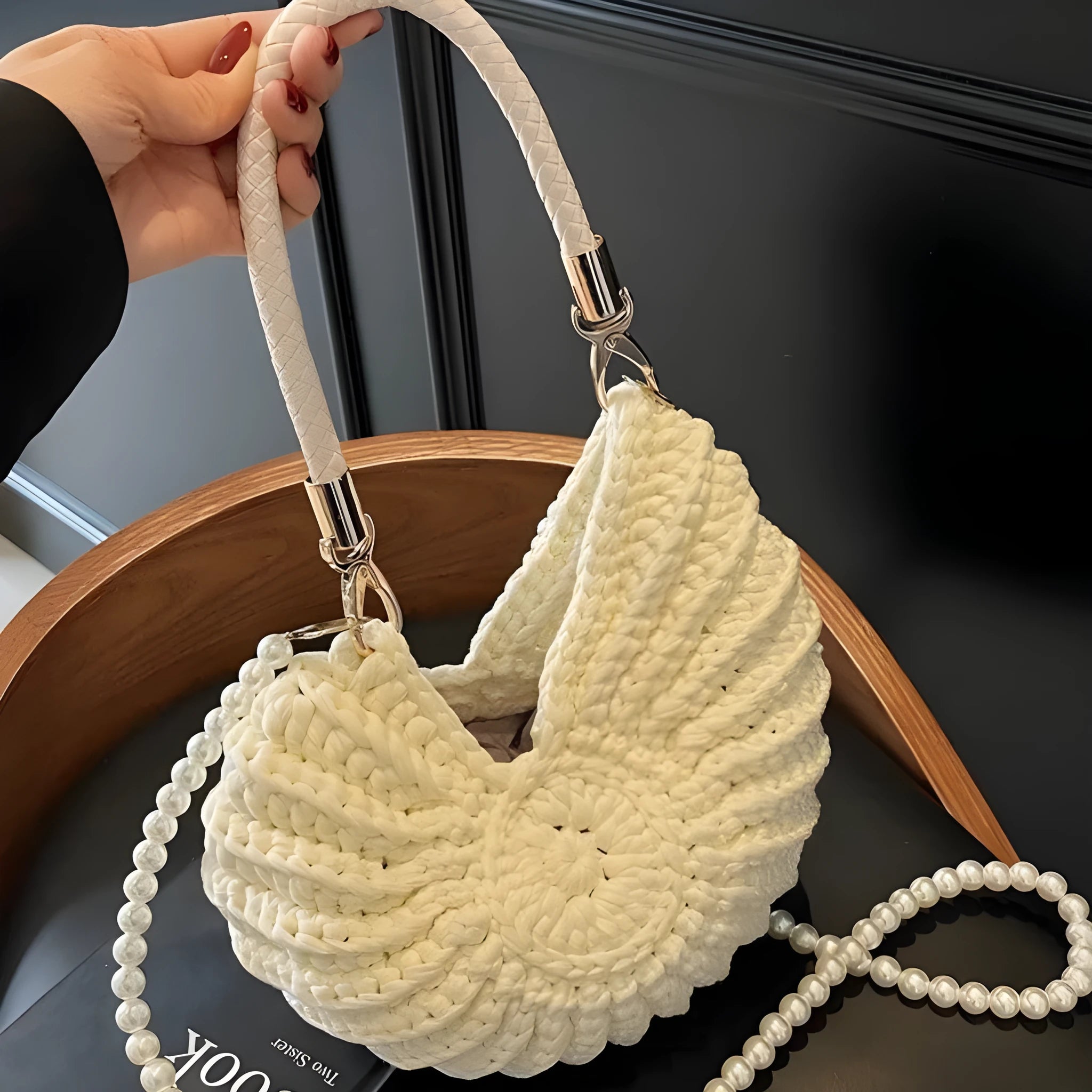 Women's handmade woven cloth shell-shaped bag in European retro style with open pocket design