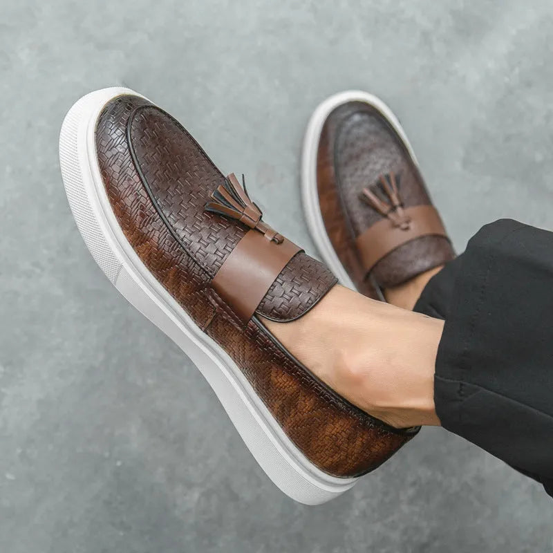 Men's black plus size casual leather shoes with fringed detail and round toe
