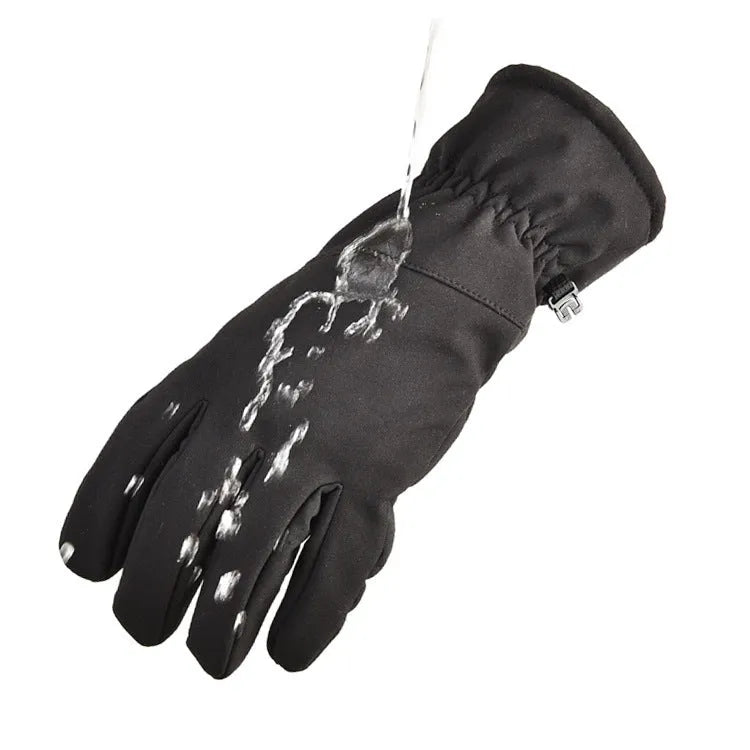Tactical ski gloves with touchscreen fingertips and anti-slip palm in camouflage colour