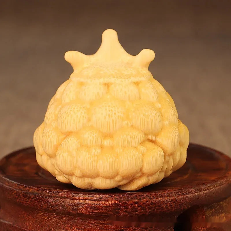 Solid bamboo Crown Princess Toad carving ornament with traditional Chinese design