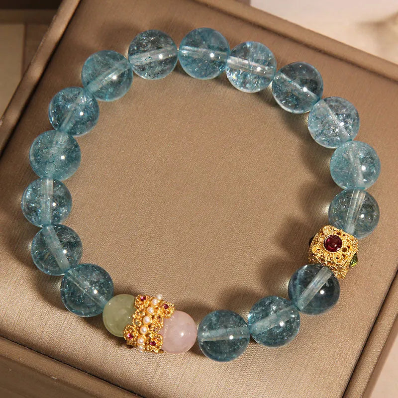 Chinese-style crystal bracelet with blue cube sugar crystals and flexible ring design