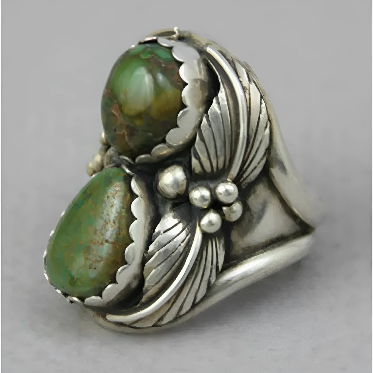 Turquoise geometric women's ring with retro inlaid design in alloy electroplated jewellery