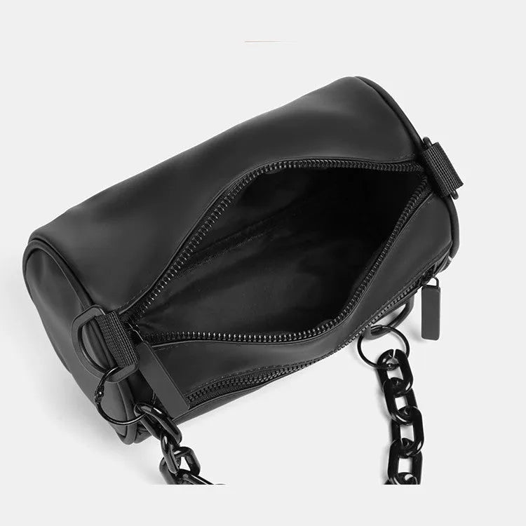 Waterproof Oxford cloth crossbody bag with chain accents in black colour