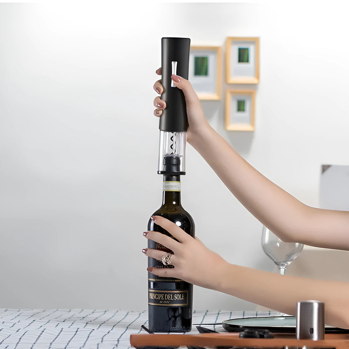 Electric wine opener set in black or red with foil cutter, 23cm ABS and aluminium alloy body