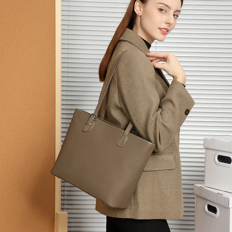 Genuine leather women's tote bag in retro style with organisational compartments