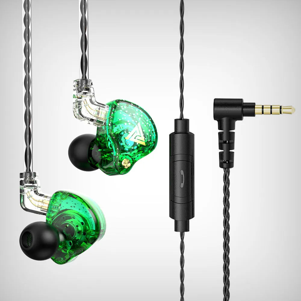 AK6 PRO wired in-ear headphones with 3.5mm L-bend plug, microphone, 12mm drivers and silicone ear tips