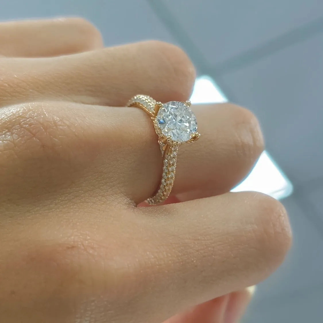 Copper plated alloy ring with moissanite diamond, elegant Style1 design for women