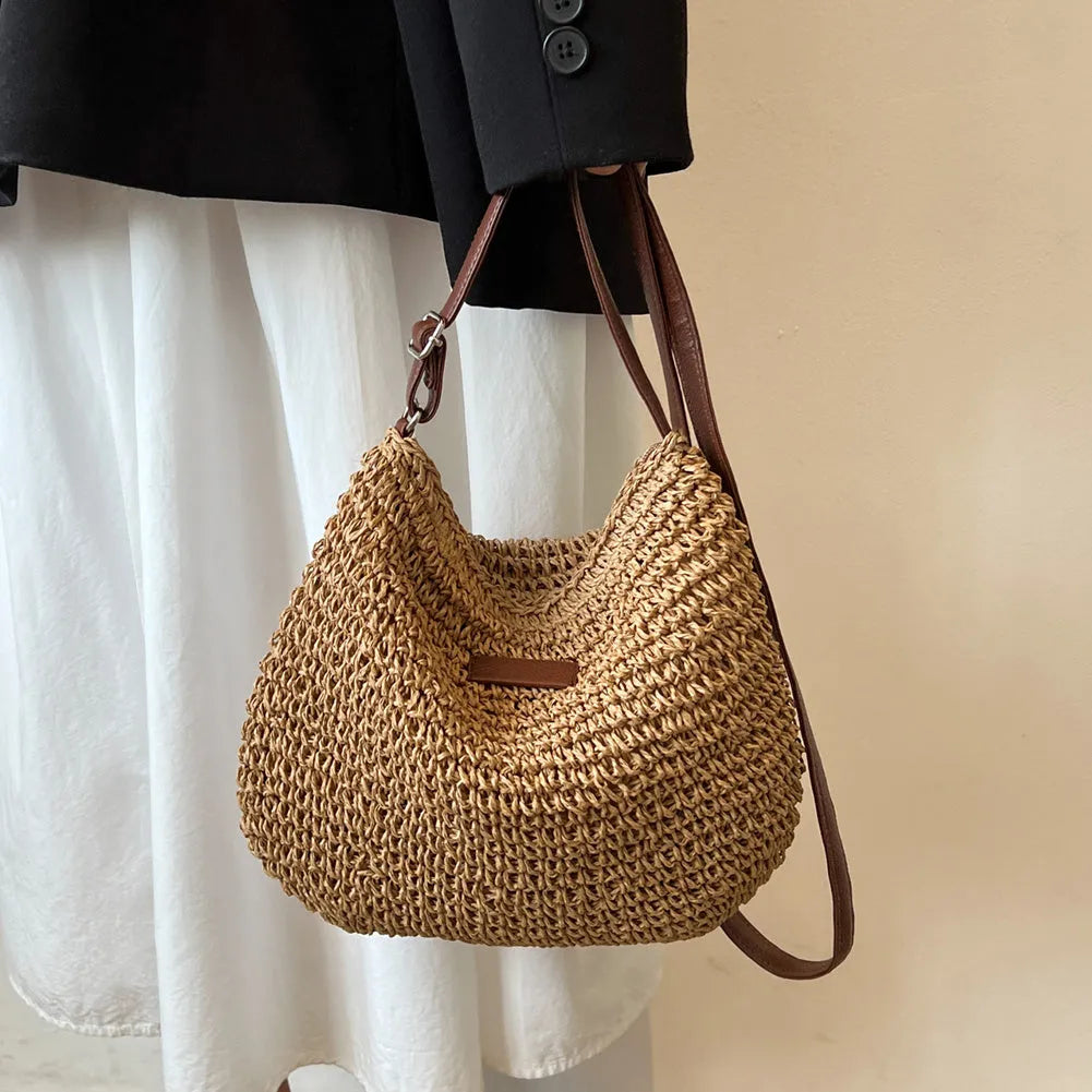 Niche design medium straw tote bag in beige with zipper closure, horizontal square shape, woven material
