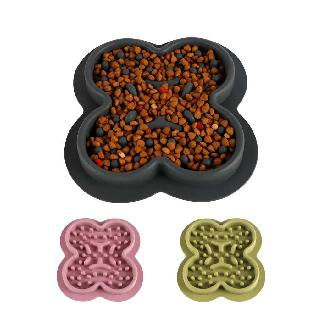 Silicone pet licking pad slow feeder mat with textured surface and non-slip base