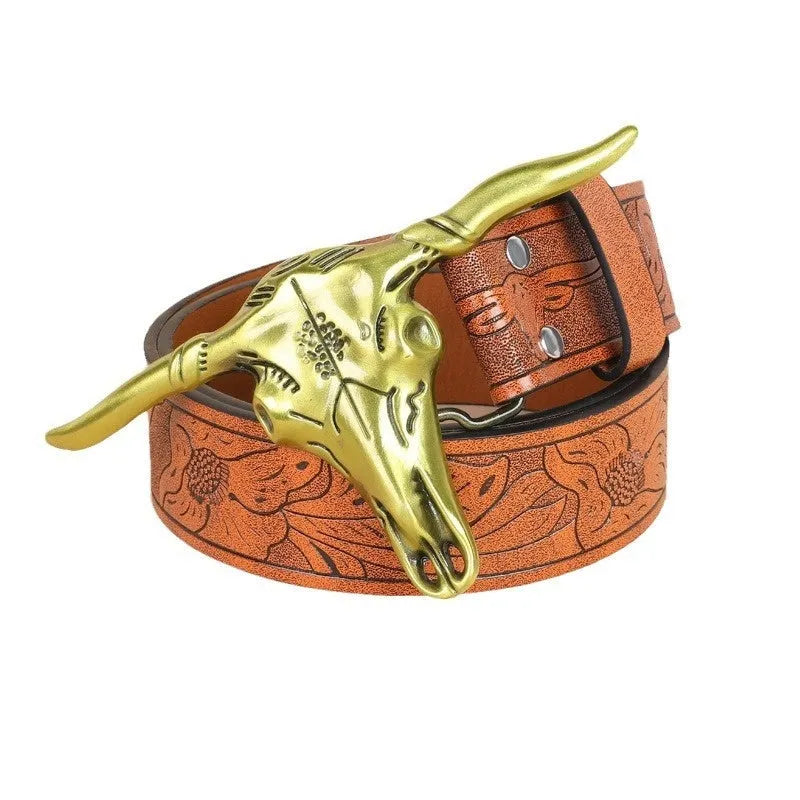Men's cow head buckle belt with alloy fastening in black colour option