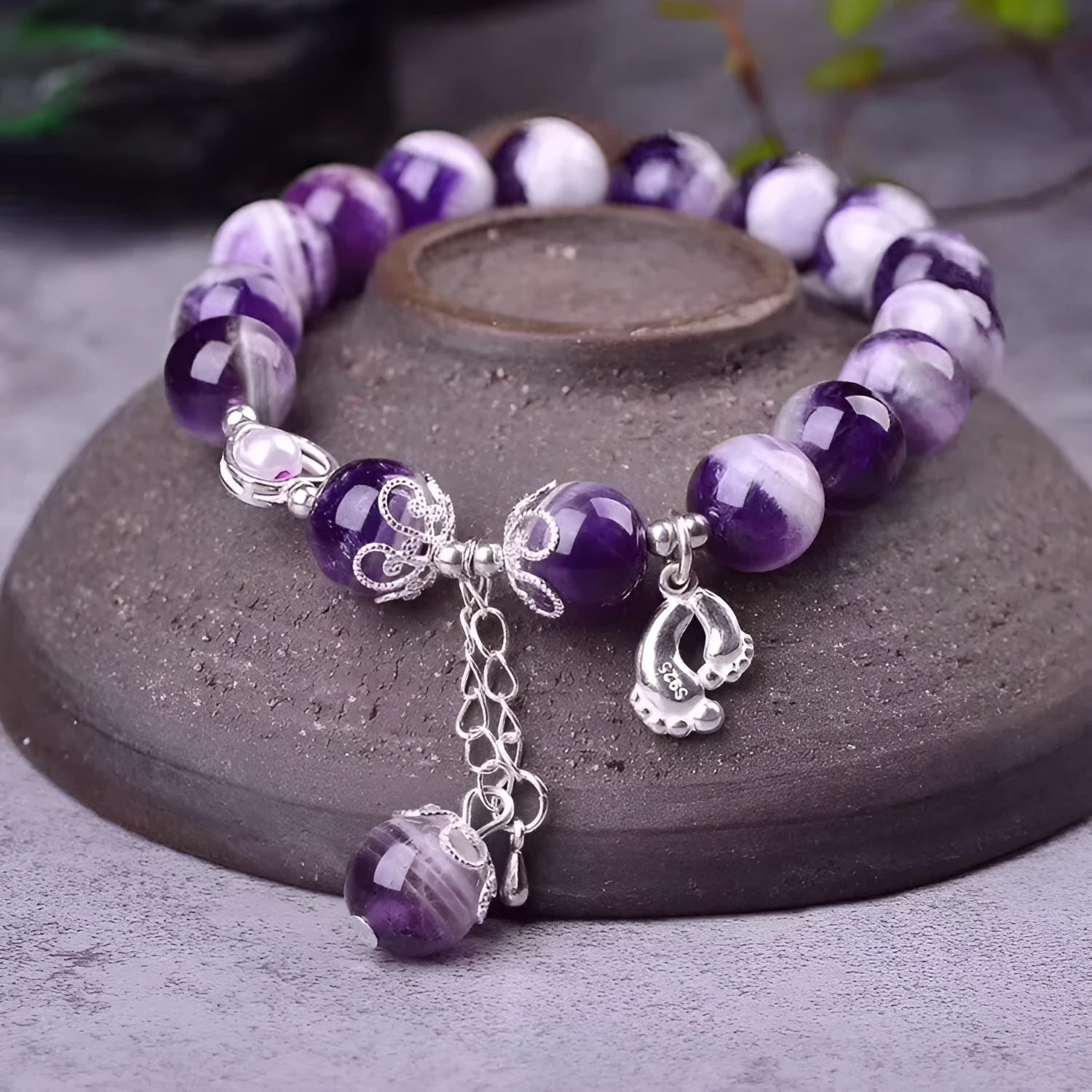 Purple amethyst round bead bracelet with 10mm diameter beads on single strand